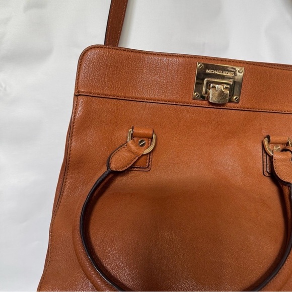 Michael Kors Tan Leather Shoulder Bag - Picture 3 of 9